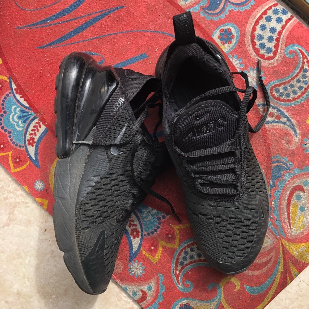 NIKE sneakers, EUC, black, Women's size 6
